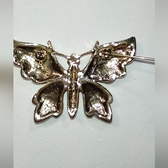 Jeweled Butterfly Brooch - Picture 6 of 7